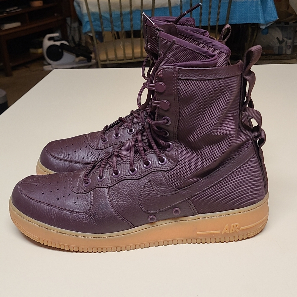 Nike SF Air Force 1  utility hi top sneakers size 11 1/2